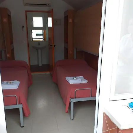 Inturjoven Hostel *