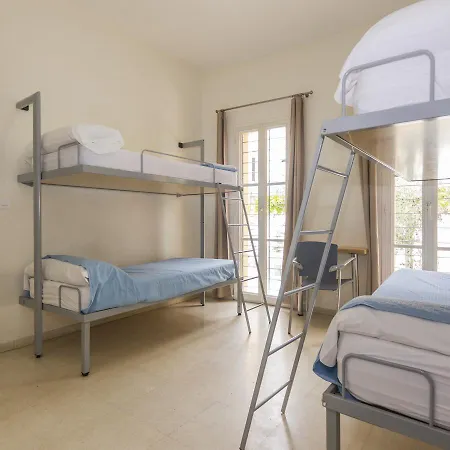 Inturjoven Hostel *